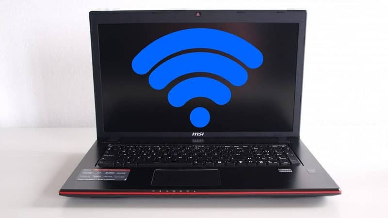 Kannettava tietokone ja wifi-symboli