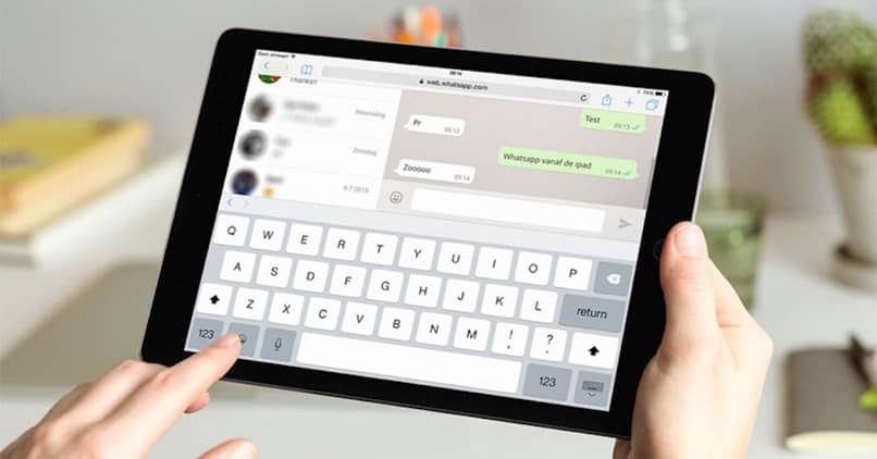 näppäimistö whatsapp-tabletti