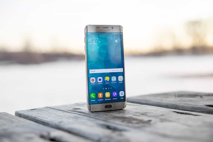 Samsung Galaxy A70 -kopio tai klooni matkapuhelin 