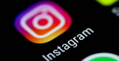 Kahden kuvan sijoittaminen tai lataaminen yhteen Instagram tarinaan Instagram tarinat