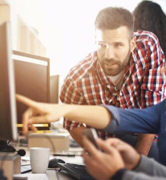 Office Environment collaboration Technology Featured 1000x500