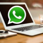 escritorio laptop whatsapp logo 13811