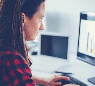 lady typing pc featured