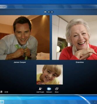 personas hablando skype