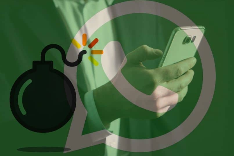 mies puhelimella ja whatsapp-logolla pommilla