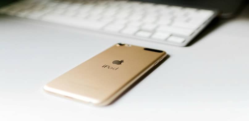 iPod kuunnella musiikkia