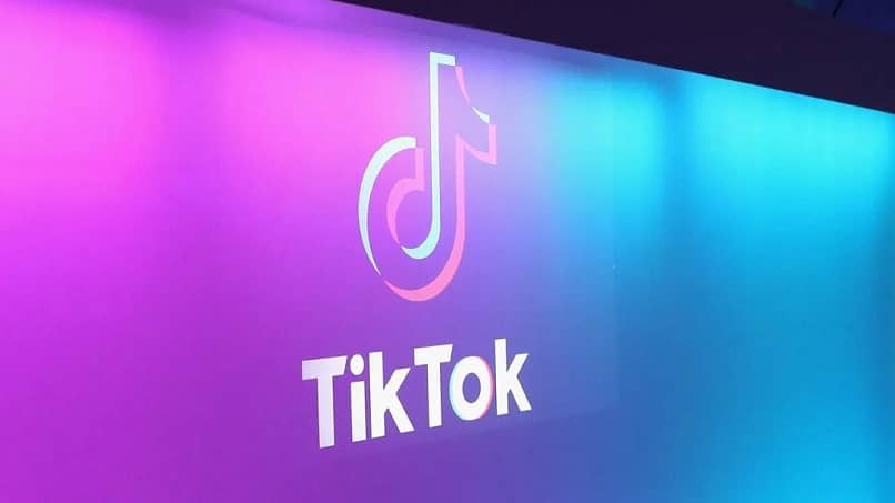 violetti ja sininen vaalea tik tok