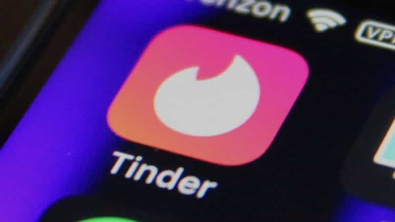 tinder violetti salama aktivoi sen