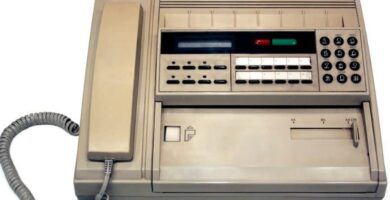 Lähetä fakseja ilmaiseksi mistä tahansa tietokoneesta tai älypuhelimesta käyttämällä tiedostoja missä tahansa 21 Fax machine featured 1000x450