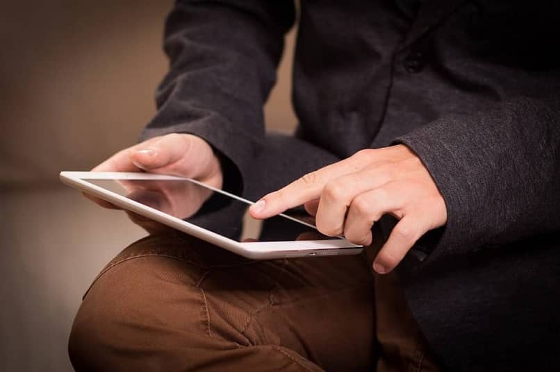 Kuinka synkronoida omat kirjat iPhonesta iPadiin helposti (esimerkki) 1 MCSH8029 manos ipad