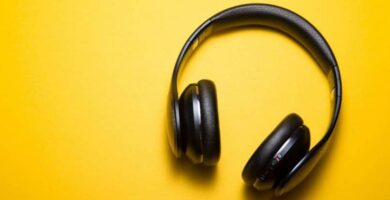 Mitkä ovat parhaat halvat Xbox One -pelikuulokkeet tai -kuulokkeet? 8 auriculares en fondo amarillo