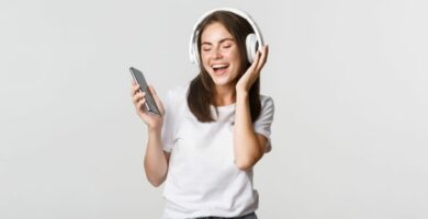 Kuinka lisätä, lisätä tai lisätä Android-matkapuhelimen äänenvoimakkuutta muutamassa vaiheessa 8 chica bailando escuchando musica 13653
