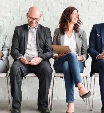 Tapoja käyttää LinkedIniä tehokkaammin vuonna 2021 ja kasvaa ammattimaisesti 3 job hire linkedin feature 1000x450