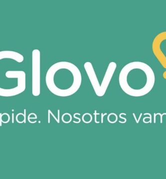 logo glovo fondo verde letras blancas