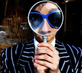 magnifying lens