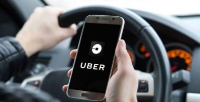 Ovatko UBER-kuljettajat ja kuljettajat itsenäisiä ammatinharjoittajia? 4 mano volante uber taxi