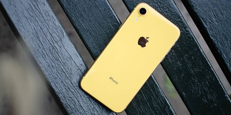 movil iphone amarillo color