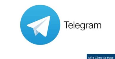movil telegram fondo blaco