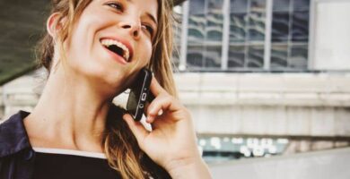 Kuinka tallentaa iOS- ja Android-puhelut? - Helppo ja nopea (esimerkki) 30 mujeres llamando