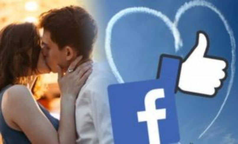 pareja beso facebook