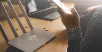 Kuinka määrittää kiinteä tai staattinen IP tietokoneelle reitittimestä? 4 persona telefono router