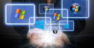 Windows 10: n näyttöominaisuuksien avaaminen - yksinkertaiset vaiheet (esimerkki) 14 persona traje ejecutivo manos abiertas mostrando versiones windows
