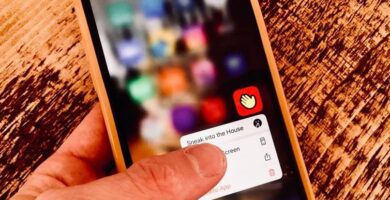 smartphone mano aplicacion houseparty