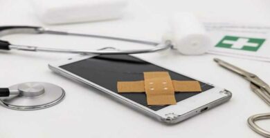 Ratkaisu: Miksi matkapuhelimen näyttö pimenee, kun käynnistän virran? 6 telefono parche tecnico 13749