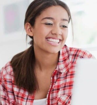 webcam laptop video chat featured 1000x450