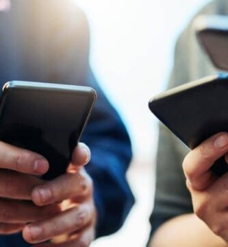 Kuinka jakaa Wi-Fi-tunnuksesi QR-koodilla Android 10: ssä 2 wi fi phone shareing mobile featured 1000x450