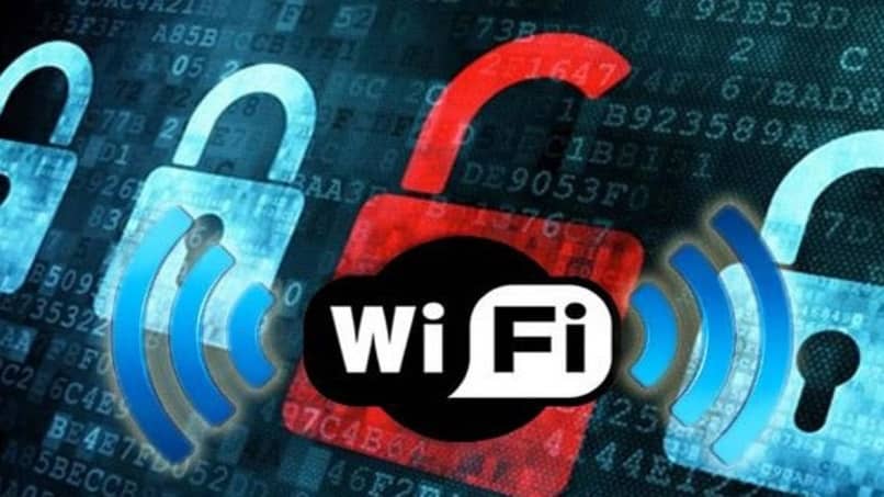 koodisarja taustalla ja edessä suljetuissa riippulukoissa ja wifi-signaali