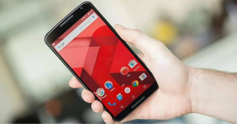 Android-matkapuhelin, punainen näyttö