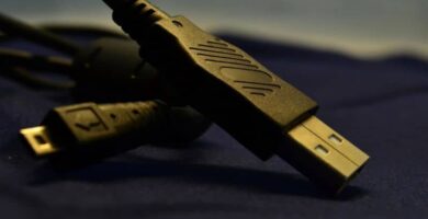 Kahden tietokoneen yhdistäminen USB-kaapelilla tiedostojen siirtämistä varten 14 1627453100 cable usb