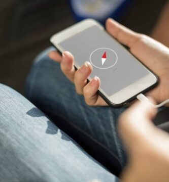 MCSH2247 1 smartphone brujula