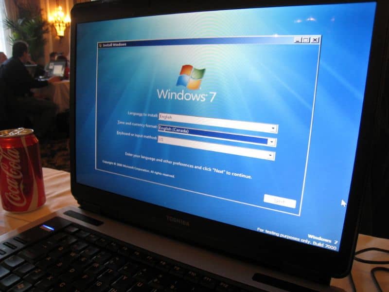 Kuinka muuttaa ulkonäköä Windows 10: stä Windows 7: ksi? (Esimerkki) 1 instalando windows