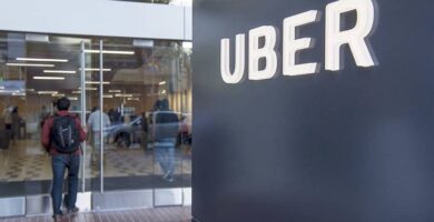 logo uber puertas