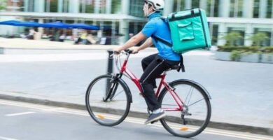 Kuinka ilmoittautua SinDelantal Job Boardiin? - Hän työskentelee SinDelantalilla toimitusmiehenä (esimerkki) 32 repartidor en bicicleta