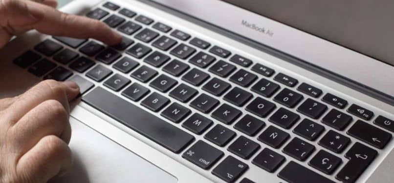 Kuinka sulkea ikkuna tai välilehti, joka ei sulkeudu Google Chromessa 1 teclado manos