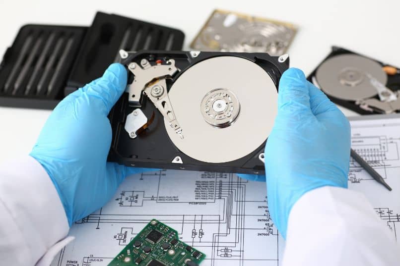 Kuinka korjata BAD SYSTEM CONFIG INFO -virhe Windows 10: ssä? (Esimerkki) 1 tecnico atendiendo pc 9763