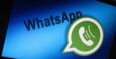 Kuinka ladata ja tallentaa WhatsApp-ääniä Android-matkapuhelimeen tai iPhoneen (esimerkki) 28 whatsapp logo pantalla