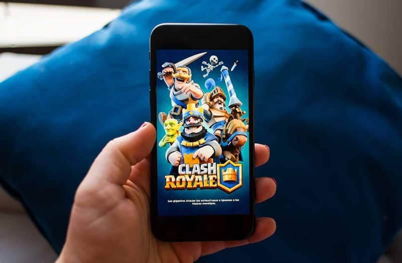 clash royale -sovelluksen käsi