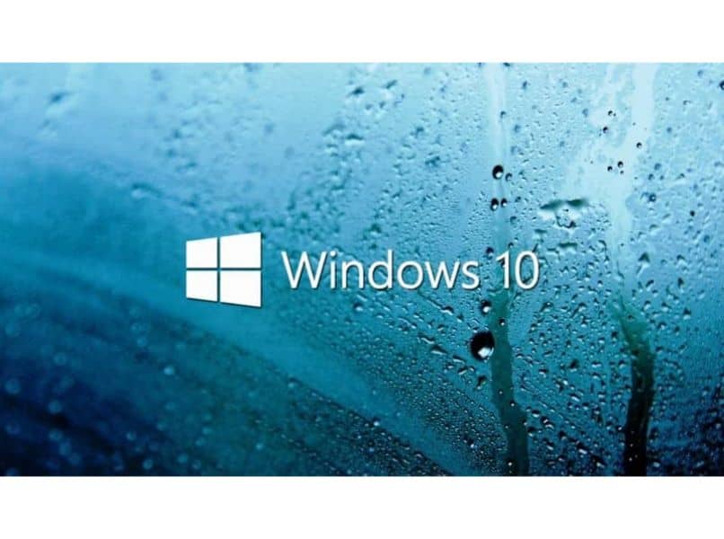 näyttö pudottaa logon windows 10
