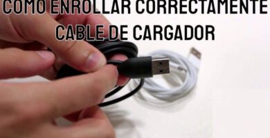 Latausjohdon kelaaminen ja suojaaminen vaurioilta 12 Como enrollar un cable de cargador