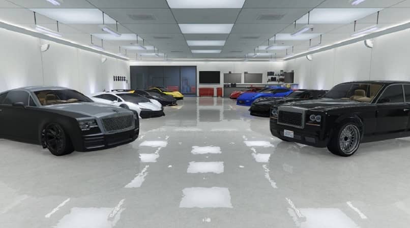 Missä autotallit ovat GTA 5: ssä ja miten niitä voi ostaa? - Historia -tila 1 carros de lujo