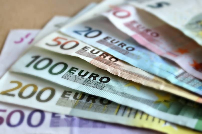 dinero euros efectivo