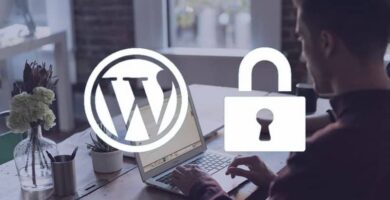 hombre escritorio laptop candado wordpress