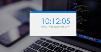 Kuinka katsella ja näyttää sekunteja kellossa Windows 10: ssä - Nopea ja helppo 36 laptop mostrar segundos