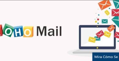 laptop sobre zoho mail