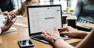 Google Adsense -tilini sähköpostin päivittäminen tai muuttaminen 30 oficina personas laptop