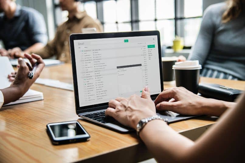 Google Adsense -tilini sähköpostin päivittäminen tai muuttaminen 1 oficina personas laptop